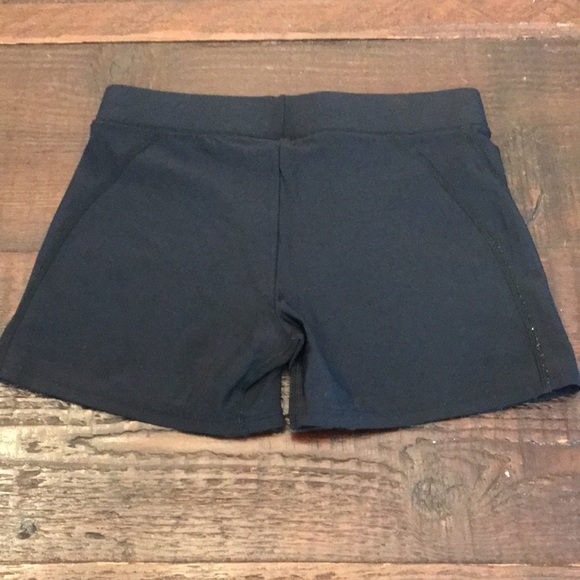 Under armour spandex shorts - Picture 2 of 3